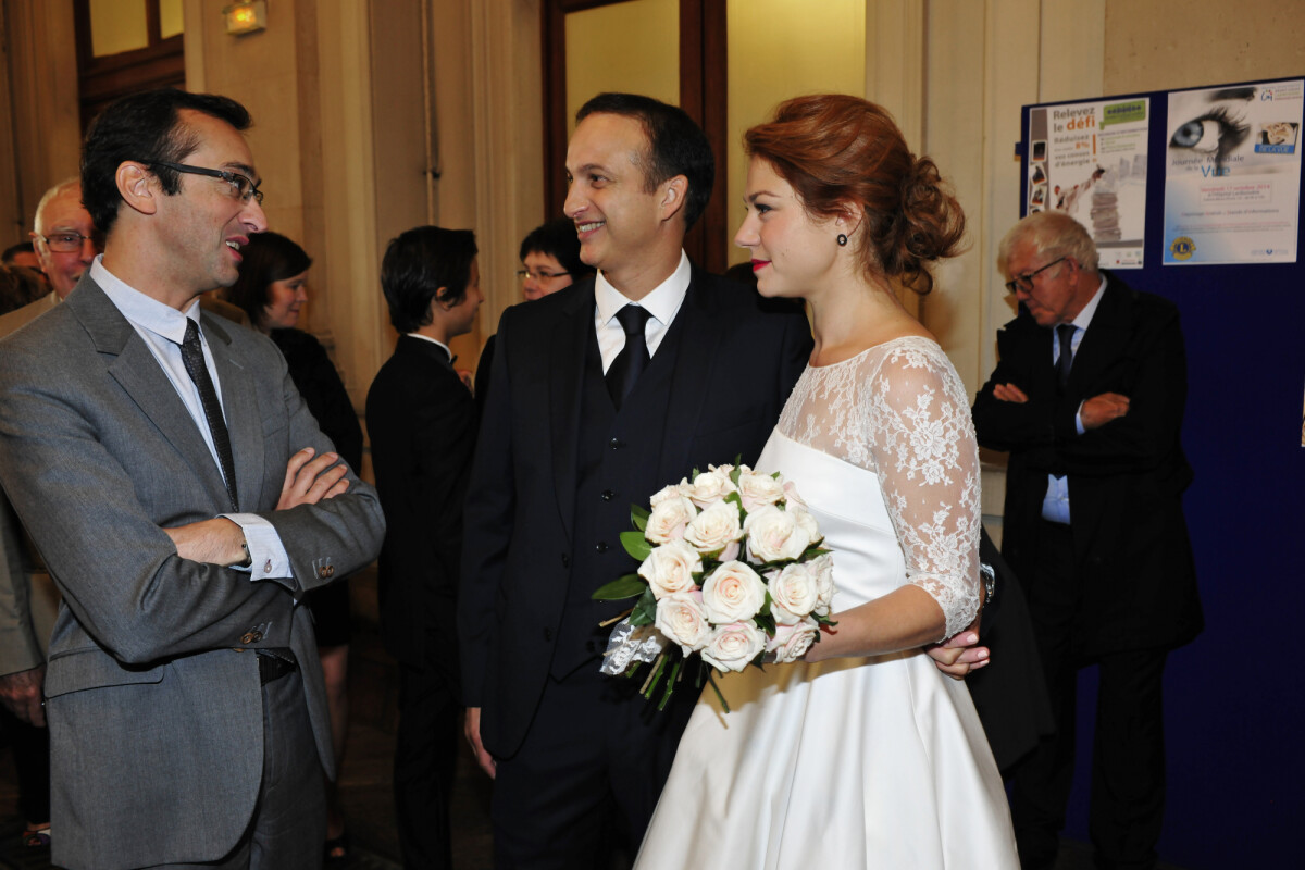 Photo : La robe de mariée de l'actrice en satin duchesse et en dentelle ...