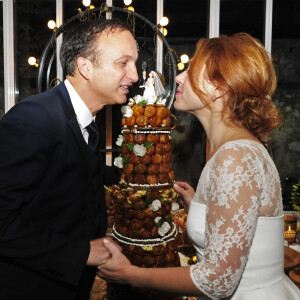 Exclusif - Emilie Dequenne et son époux Michel Ferracci devant la pièce montée - Cocktail dînatoire lors de la soirée du mariage de Michel Ferracci et Emilie Dequenne le samedi 11 octobre 2014, dans un loft du 10ème arrondissement, à Paris.