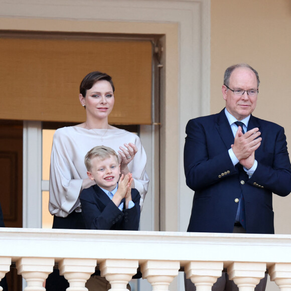 Le prince Albert II de Monaco, la princesse Charlene et leurs enfants, le prince héréditaire Jacques et la princesse Gabriella durant la célébration de la traditionnelle fête de la Saint Jean à Monaco le 23 juin 2023. © Claudia Albuquerque / Bestimage 