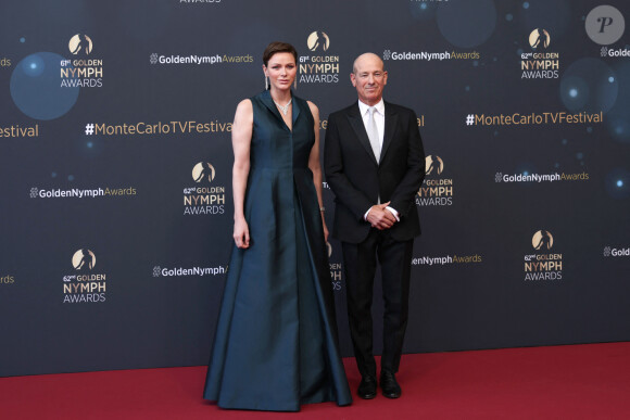 La princesse Charlene de Monaco et Howard Gordon - Photocall de la cérémonie de clôture du 62ème festival de télévision de Monte-Carlo le 20 juin 2023. © Claudia Albuquerque / Bestimage 