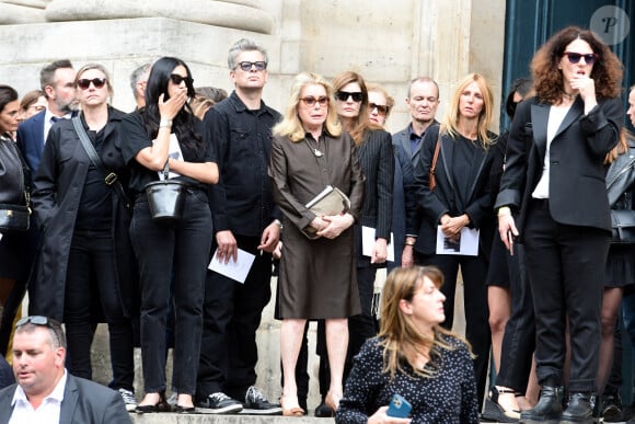 Benjamin Biolay, Chiara Mastroianni, Sandrine Kiberlain, Catherine Deneuve - Sorties des obsèques de Jane Birkin en l'église Saint-Roch à Paris. Le 24 juillet 2023 © Jacovides-KD Niko / Bestimage