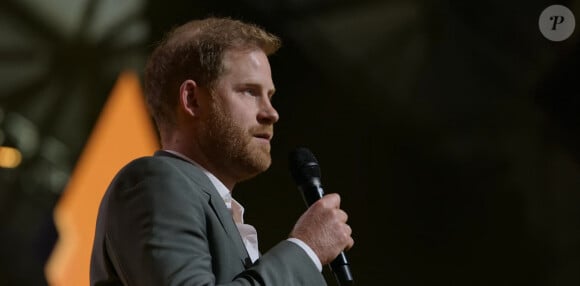 Il a également parlé de lui devant tous les soldats.
Prince Harry parle de son fils Archie - Documentaire Netflix "Heart of Invictus". 