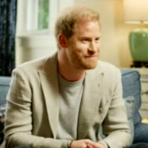 Le Prince Harry a participé à un événement en direct avec le docteur Gabor Maté, expert dans les traumatismes liés à l'enfance. Le 4 mars 2023. 