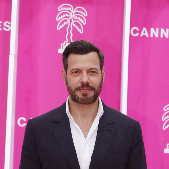 Pour lui, quand on en sait trop sur les acteurs, "ça casse l’imaginaire". 
Laurent Lafitte pour la série "Tapie" - Photocall (tapis rose) du festival Canneseries saison 6 au palais des festivals à Cannes, le 16 avril 2023. 