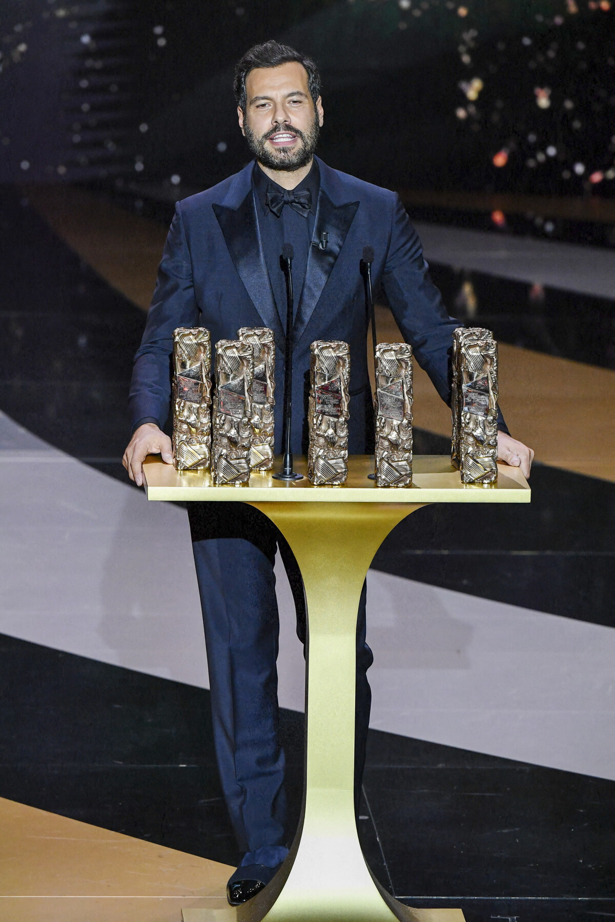 Photo : Laurent Lafitte sur scène lors de la 46ème cérémonie des César ...