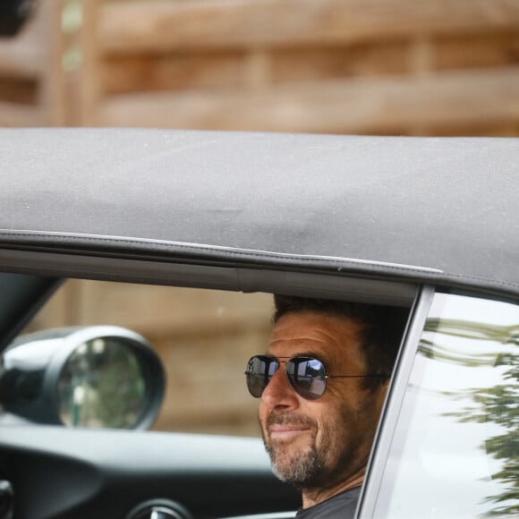 Patrick Bruel - Arrivées de l'émission "Vivement Dimanche" présentée par M. Drucker et qui sera diffusée le 03 septembre 2023 sur France 3 au Studio Gabriel à Paris, France, le 28 août 2023. © Christophe Clovis / Bestimage