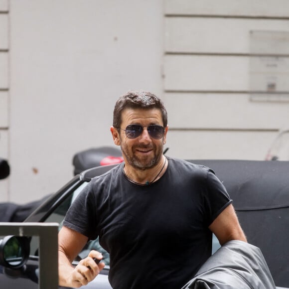 Patrick Bruel - Arrivées de l'émission "Vivement Dimanche" présentée par M. Drucker et qui sera diffusée le 03 septembre 2023 sur France 3 au Studio Gabriel à Paris, France, le 28 août 2023. © Christophe Clovis / Bestimage