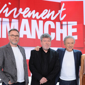 Exclusif - Guillaume de Tonquédec, Régis Laspalès, Michel Drucker, Lizzie Brocheré et Viktor Vincent - Enregistrement de l'émission de rentrée "Vivement Dimanche" présentée par M. Drucket et qui sera diffusée le 3 septembre 2023 sur France 3 au Studio Gabriel à Paris le 28 aout 2023. © Guillaume Gaffiot/Bestimage