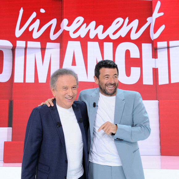 Exclusif - Michel Drucker et Patrick Bruel - Enregistrement de l'émission de rentrée "Vivement Dimanche" présentée par M. Drucket et qui sera diffusée le 3 septembre 2023 sur France 3 au Studio Gabriel à Paris le 28 aout 2023. © Guillaume Gaffiot/Bestimage