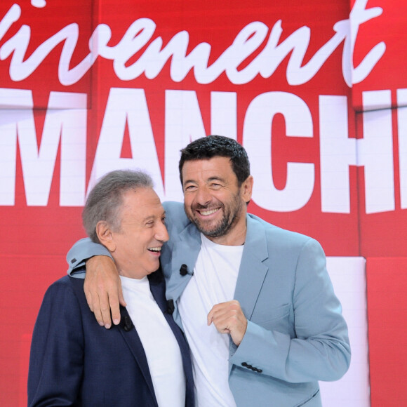 Exclusif - Michel Drucker et Patrick Bruel - Enregistrement de l'émission de rentrée "Vivement Dimanche" présentée par M. Drucket et qui sera diffusée le 3 septembre 2023 sur France 3 au Studio Gabriel à Paris le 28 aout 2023. © Guillaume Gaffiot/Bestimage