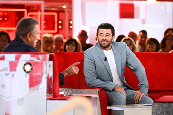 Exclusif - Michel Drucker et Patrick Bruel - Enregistrement de l'émission de rentrée "Vivement Dimanche" présentée par M. Drucket et qui sera diffusée le 3 septembre 2023 sur France 3 au Studio Gabriel à Paris le 28 aout 2023. © Guillaume Gaffiot/Bestimage