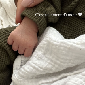 Camille Cerf prise de tristesse après la naissance de son fils Malo. Instagram