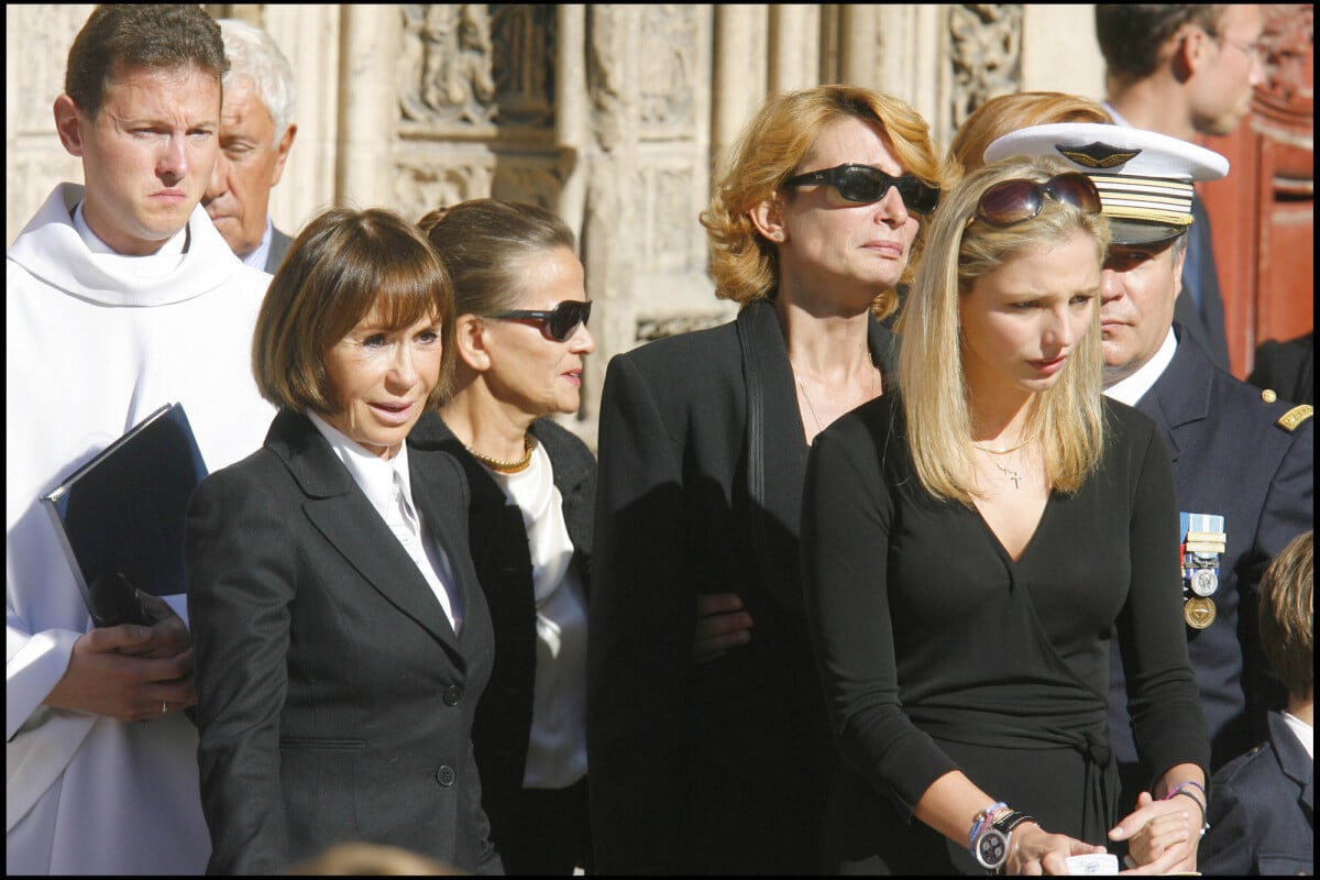 Ảnh: Danièle Evenou, Elise và Jeanne-Marie Martin - Tang lễ của Jacques Martin tại Nhà thờ Saint John ở Lyon. ©Jacovides-Guizard/ Bestimage - Purepeople