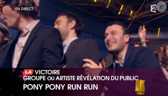 Le groupe Pony Pony Run Run est célébré. Grande surprise : ils remportent la Victoire de l'Artiste ou groupe révélation du public... face à La Fouine, Grégoire et Coeur de Pirate !