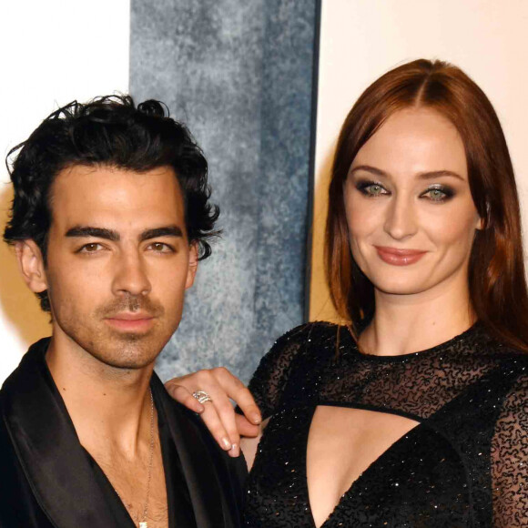 Joe Jonas et Sophie Turner au photocall de la soirée "Vanity Fair" lors de la 95ème édition de la cérémonie des Oscars à Los Angeles, le 12 mars 2023. 