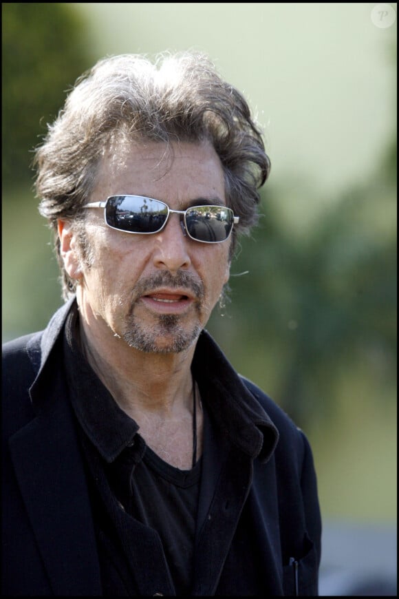 L'ancienne conjointe de l'acteur est prête à lui accorder des visites raisonnables pour voir son fils.
Al Pacino