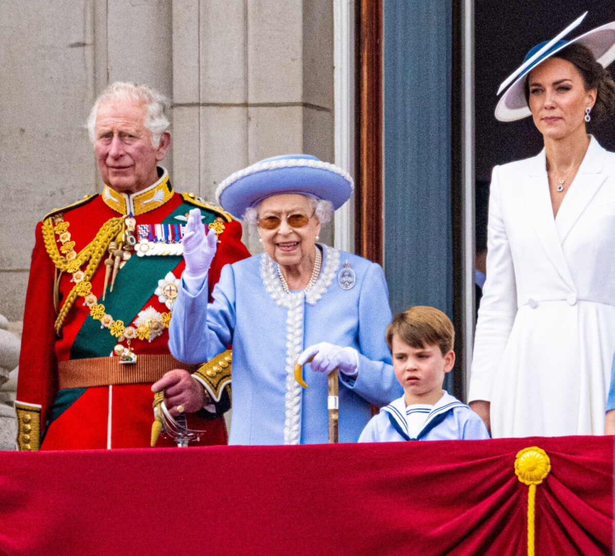 Photo Le Prince Charles Prince De Galles La Reine Elisabeth II D 