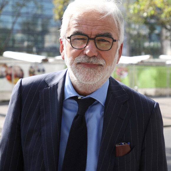 Exclusif - Pascal Praud à la sortie des studios RTL à Neuilly-sur-Seine le 21 septembre 2020.