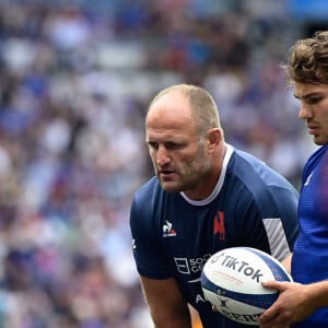 Antoine Dupont ( 9 - France ) - William Servat ( entraineur adjoint France ) - - Rugby - Le XV de France affrontait l’Australie (41-17) au Stade de France, pour sa dernière rencontre de préparation avant le match d’ouverture du Mondial contre la Nouvelle-Zélande le 27 aout 2023.