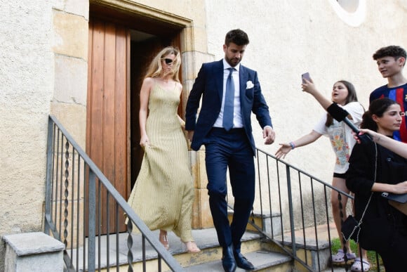 Tout va pour le mieux donc entre Gerard Piqué et Clara Chia, qui se sont offerts de belles vacances en amoureux
 
Gerard Pique et Clara Chia à un mariage.