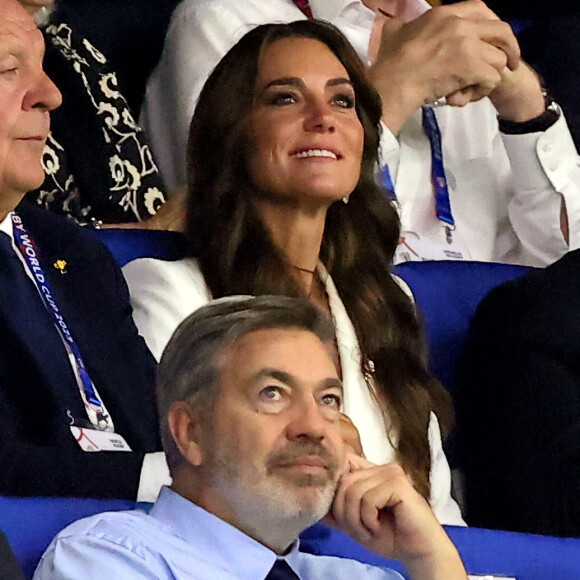 Kate Middleton, Princesse de Galles aux côtés de Bill Beaumont, Président de World Rugby, a assisté au match comptant pour la phase de poule entre l'Angleterre et l'Argentine au stade Vélodrome de Marseille le 9 Septembre 2023 © Dominique Jacovides / Bestimage 