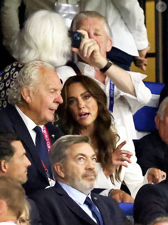 Kate Middleton, Princesse de Galles aux côtés de Bill Beaumont, Président de World Rugby, a assisté au match comptant pour la phase de poule entre l'Angleterre et l'Argentine au stade Vélodrome de Marseille le 9 Septembre 2023 © Dominique Jacovides / Bestimage 