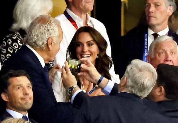 Kate Middleton, Princesse de Galles aux côtés de Bill Beaumont, Président de World Rugby, a assisté au match comptant pour la phase de poule entre l'Angleterre et l'Argentine au stade Vélodrome de Marseille le 9 Septembre 2023 © Dominique Jacovides / Bestimage 