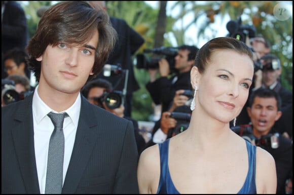 Carole Bouquet et son fils Dimitri Rassam - Montée des marches pour la cloture du Festival du film de Cannes.