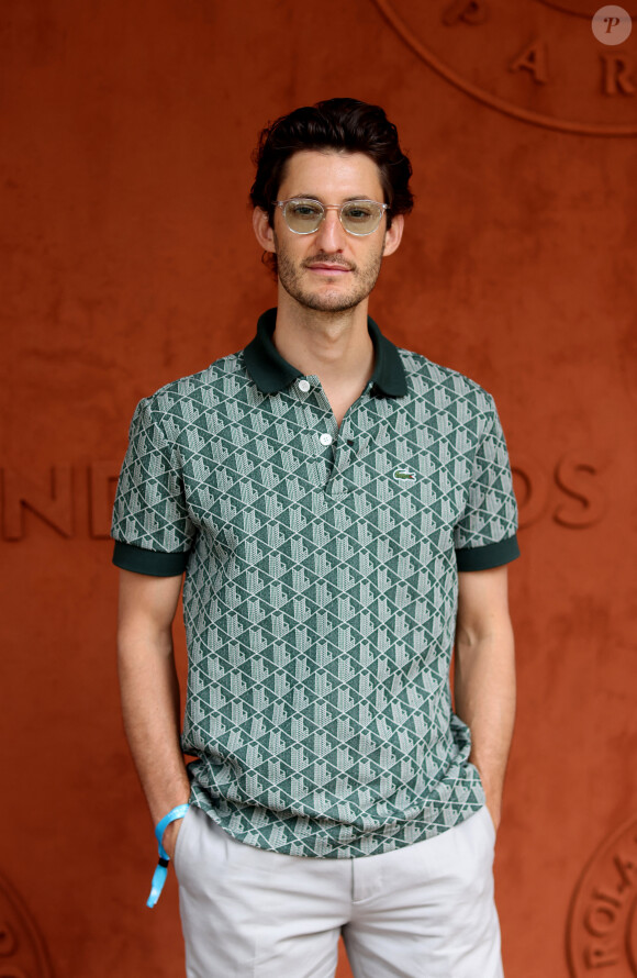 Pierre Niney au village lors des Internationaux de France de tennis de Roland Garros 2023, à Paris, France, le 11 juin 2023. © Jacovides-Moreau/Bestimage 