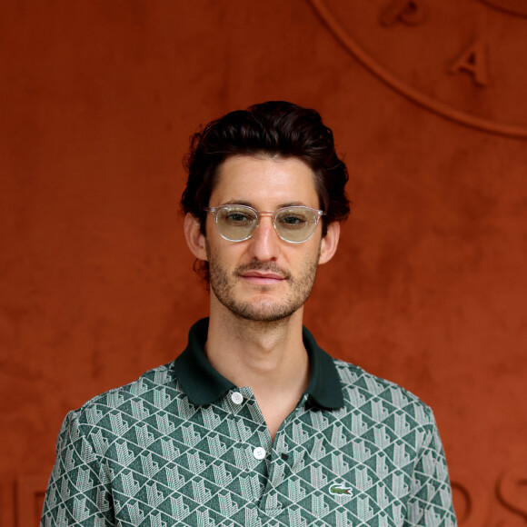 Pierre Niney au village lors des Internationaux de France de tennis de Roland Garros 2023, à Paris, France, le 11 juin 2023. © Jacovides-Moreau/Bestimage 