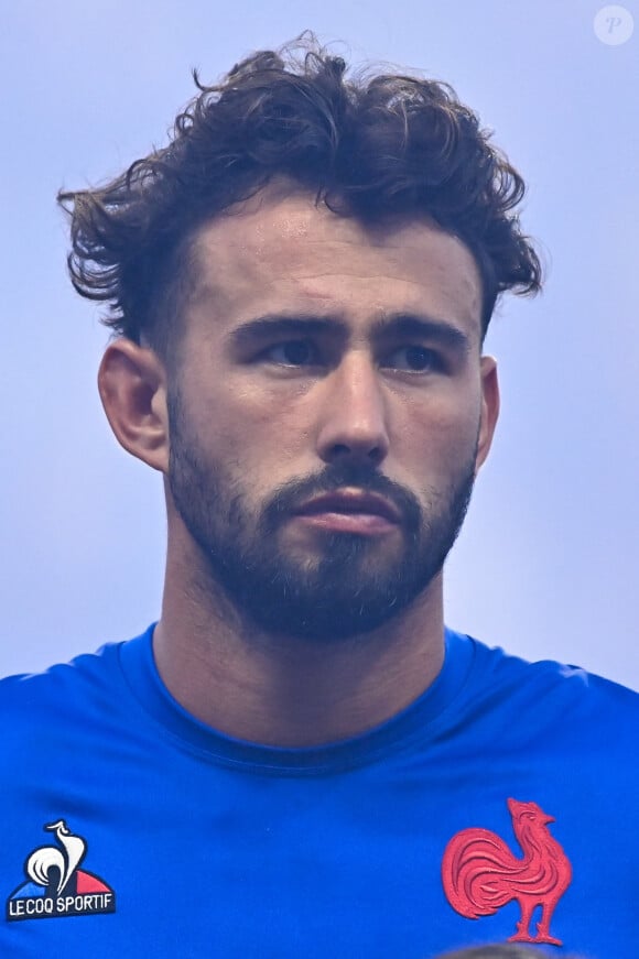 Antoine Hastoy en couple avec une jolie blonde
 
Antoine Hastoy ( 10 - France ) - Test match international de rugby à XV avant la Coupe du monde entre la France et les Fidji au stade de la Beaujoire à Nantes, France. © Federico Pestellini/Panoramic/Bestimage