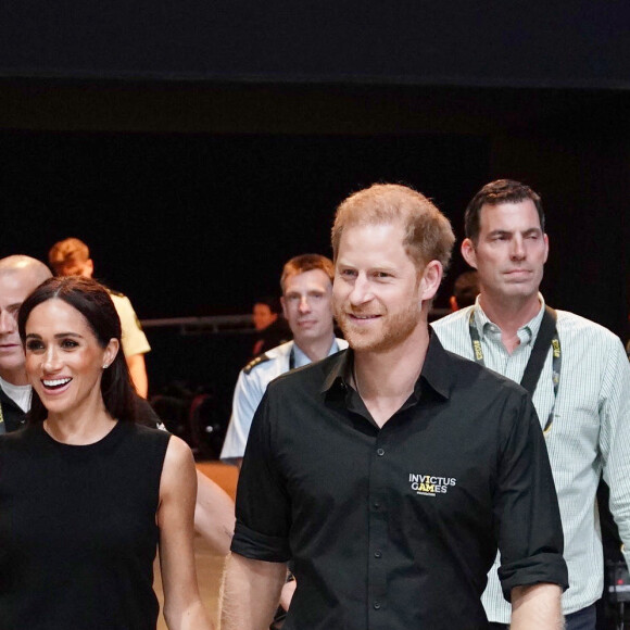 Le prince Harry et Meghan Markle assistent à la finale de basket lors des Invictus Games 2023 à Dusseldorf le 13 septembre 2023. 