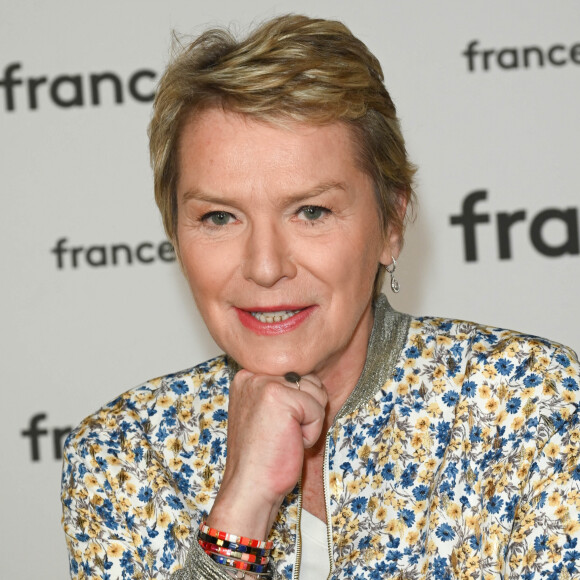 Très discrète quant à sa vie privée, Elise Lucet a vécu un terrible drame en 2011...
Elise Lucet au photocall pour la conférence de presse de rentrée de France TV à la Grande Halle de la Villette à Paris, France, le 6 juillet 2022. © Coadic Guirec/Bestimage 