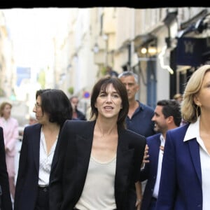 Exclusif - Rachida Dati, maire du 7ème arrondissement de Paris, Charlotte Gainsbourg, Valérie Pécresse, présidente du conseil régional d'Ile de France  lors de l'inauguration de la Maison Gainsbourg, rue de Verneuil à Paris le 14 septembre 2023. La maison ouvrira ses portes au public à partir du 20 septembre 2023.© Alain Guizard / Bestimage