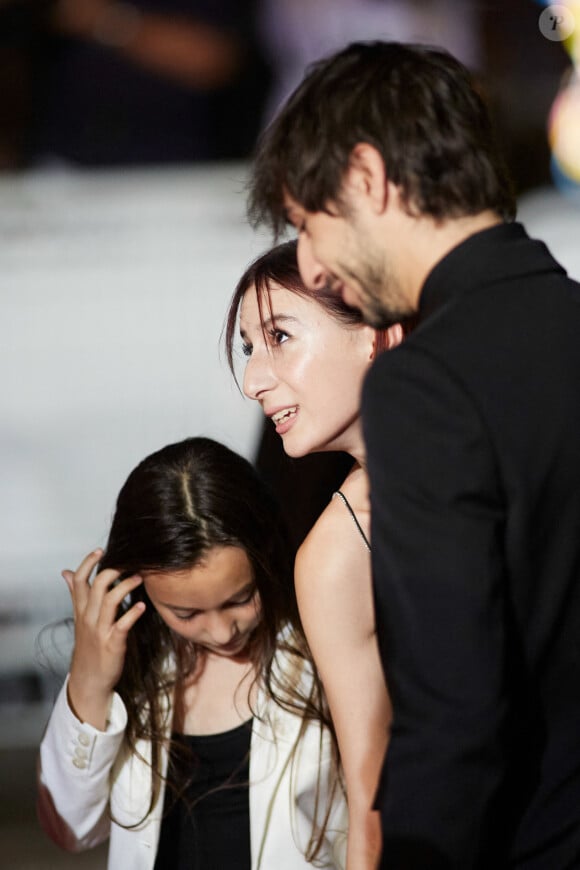 Alice, Ben et Joe Attal (les enfants de Charlotte Gainsbourg) - Montée des marches du film "Jane par Charlotte" lors du 74ème Festival International du Film de Cannes. Le 7 juillet 2021 © Borde-Jacovides-Moreau / Bestimage