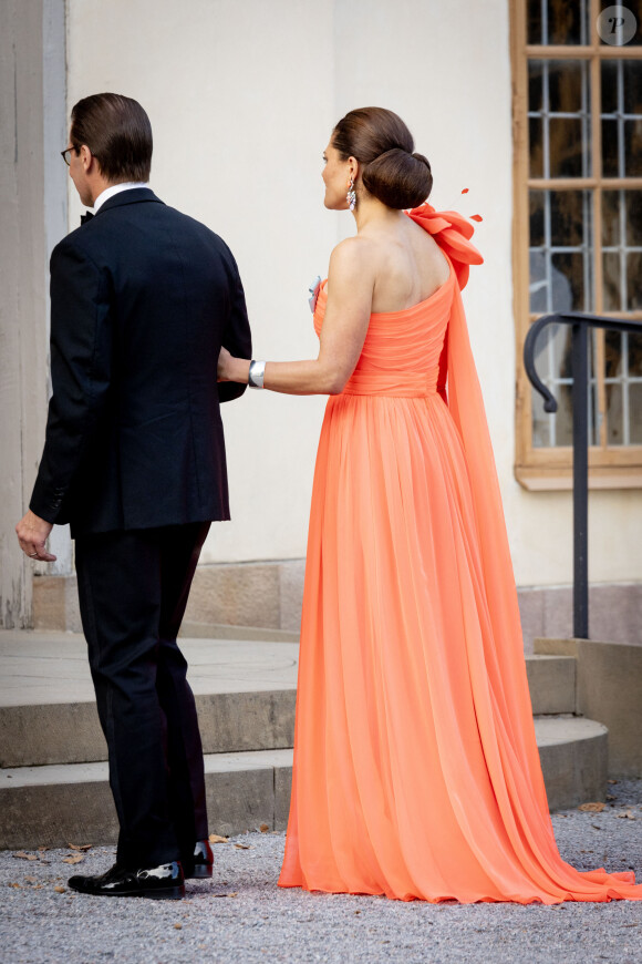 Le prince Daniel et la princesse Victoria de Suède - Arrivées de la famille royale de Suède et des invités au théâtre du château de Drottningholm pour la représentation du Royal Opera Jubilee Theatre, à la veille de la célébration du 50ème anniversaire de l'accession au trône du roi C.Gustav. Le 14 septembre 2023 