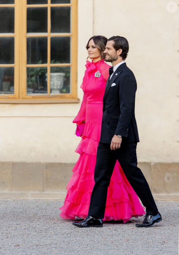 La princesse Sofia et le prince Carl Philip de Suède - Arrivées de la famille royale de Suède et des invités au théâtre du château de Drottningholm pour la représentation du Royal Opera Jubilee Theatre, à la veille de la célébration du 50ème anniversaire de l’accession au trône du roi C.Gustav. Le 14 septembre 2023  14-09-2023, Stockholm Guests arrive at Drottningholm Palace Theatre to attend the Royal Opera jubilee Theatre Performance. This is to the evening before the celebration the 50th anniversary of King Carl Gustaf accession to the throne. 