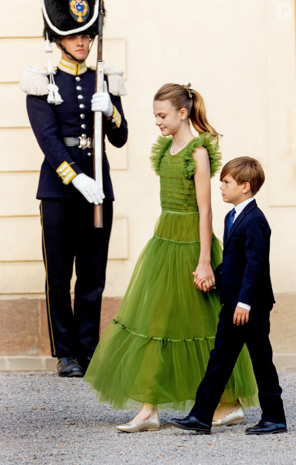 La princesse Estelle et le prince Oscar de Suède - Arrivées de la famille royale de Suède et des invités au théâtre du château de Drottningholm pour la représentation du Royal Opera Jubilee Theatre, à la veille de la célébration du 50ème anniversaire de l’accession au trône du roi C.Gustav. Le 14 septembre 2023  14-09-2023, Stockholm Guests arrive at Drottningholm Palace Theatre to attend the Royal Opera jubilee Theatre Performance. This is to the evening before the celebration the 50th anniversary of King Carl Gustaf accession to the throne. 