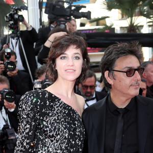 Charlotte Gainsbourg et son compagnon Yvan Attal sont en couple depuis 1991.
Charlotte Gainsbourg et son compagnon Yvan Attal - Montée des marches du film "The Meyerowitz Stories" lors du 70ème Festival International du Film de Cannes. Le 21 mai 2017. © Borde-Jacovides-Moreau / Bestimage 