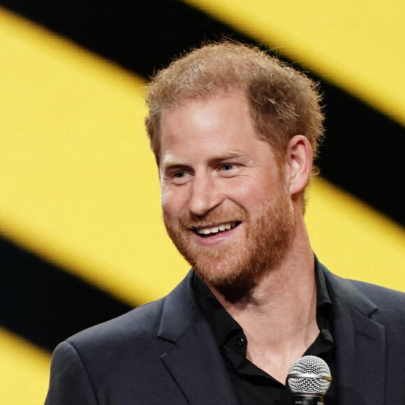 Le prince Harry Duc de Sussex lors de la cérémonie de clôture des Invictus Games 2023 à Dusseldorf le 16 septembre 2023