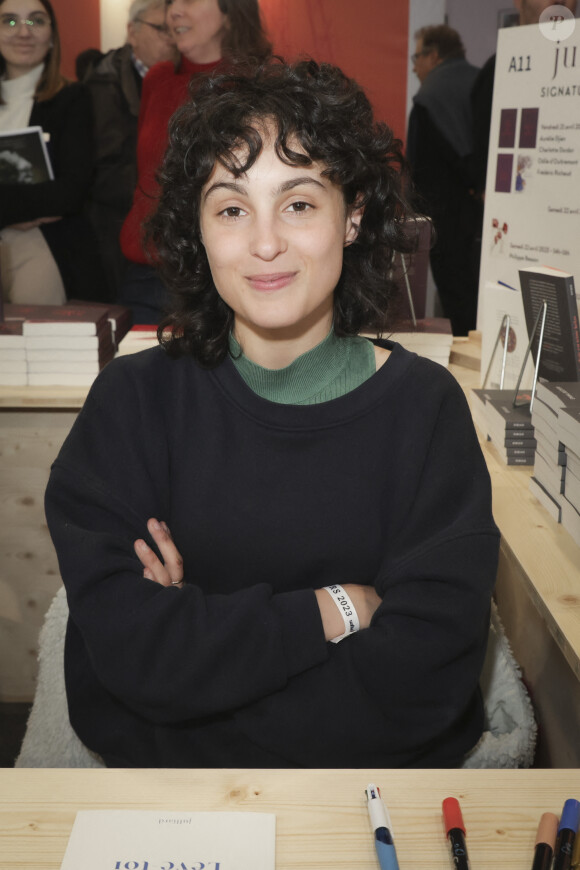 Barbara Pravi au Festival du Livre de Paris 2023 au Grand Palais Éphémère le 23 avril 2023. © Jack Tribeca / Bestimage 