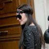 Lindsay Lohan rentre à son hôtel parisien après avoir assisté à un défilé, lors de la Fashion Week, samedi 6 mars.