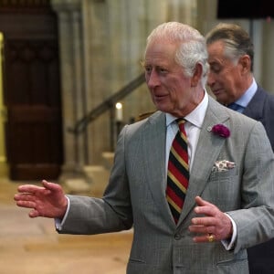 Le roi Charles III d'Angleterre, lors de sa visite à la cathédrale St Patrick d'Armagh, dans le cadre de son voyage en Irlande du Nord, le 25 mai 2023. 