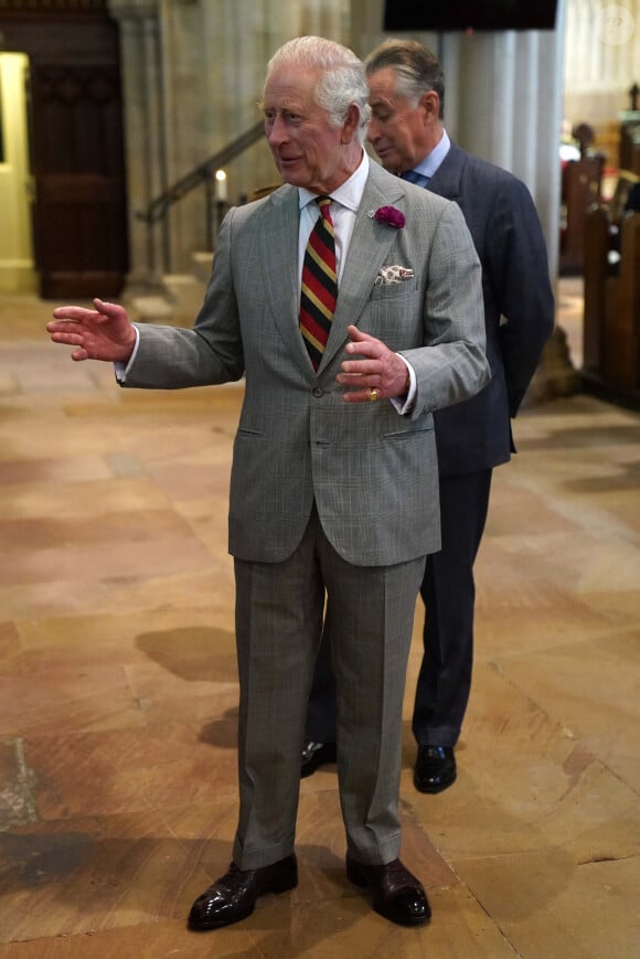 Le roi Charles III d'Angleterre, lors de sa visite à la cathédrale St Patrick d'Armagh, dans le cadre de son voyage en Irlande du Nord, le 25 mai 2023. 