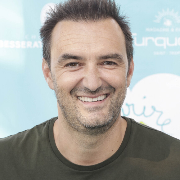 La douzième saison du "Meilleur pâtissier" se poursuit ce mercredi vingt septembre.
Cyril Lignac lors d'un tournoi de pétanque place des Lices organisé par le magazine Turquoise pour l'association Sourire à la vie à Saint-Tropez. © Jack Tribeca / Bestimage