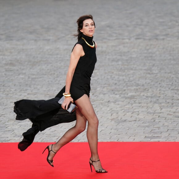 Charlotte Gainsbourg - Dîner d'Etat au château de Versailles en l'honneur de la visite officielle du roi et de la reine d'Angleterre en France (20 - 22 septembre 2023). Le 20 septembre 2023. 150 invités triés sur le volet ont été conviés à cette occasion. © Stéphane Lemouton / Bestimage