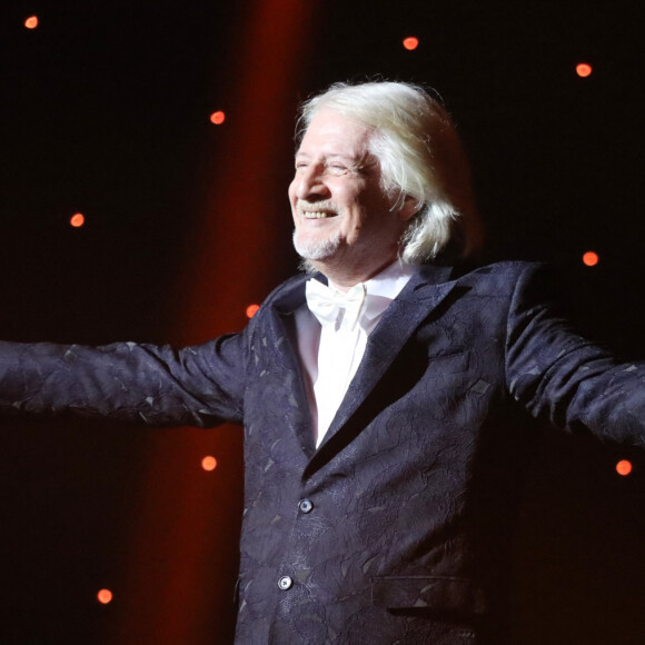 "Elle s'est fâchée fort contre moi parce que j'avais présenté un numéro d'ours savant."
Exclusif - Patrick Sébastien - Spectacle "Le plus grand cabaret du monde" présenté par Patrick Sébastien au Dôme de Paris le 5 novembre 2021. © Bahi/Bestimage 