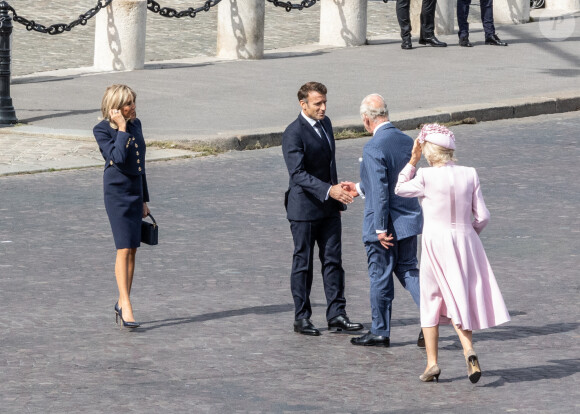 Emmanuel et Brigitte Macron, le roi Charles III et la reine Camilla - Cérémonie à l'arc de Triomphe. Paris. Le 20 septembre 2023. © Sadak Souici / Zuma Press / Bestimage