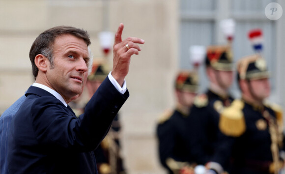 Emmanuel Macron - Le roi et la reine d'Angleterre reçus au palais de l'Elysée à Paris. Le 20 septembre 2023. © Moreau-Jacovides / Bestimage