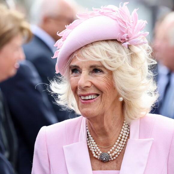 La reine consort d'Angleterre, Camilla Parker Bowles, lors de la cérémonie du ravivage de la Flamme à l'Arc de Triomphe à Paris, à l'occasion de la visite officielle du roi et de la reine d'Angleterre de 3 jours en France. Le 20 septembre 2023.